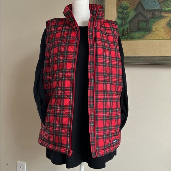 Land’s End Red Plaid quilted Vest. Pockets. Front zip. NWOT. Size M (10-12) - Picture 1 of 10